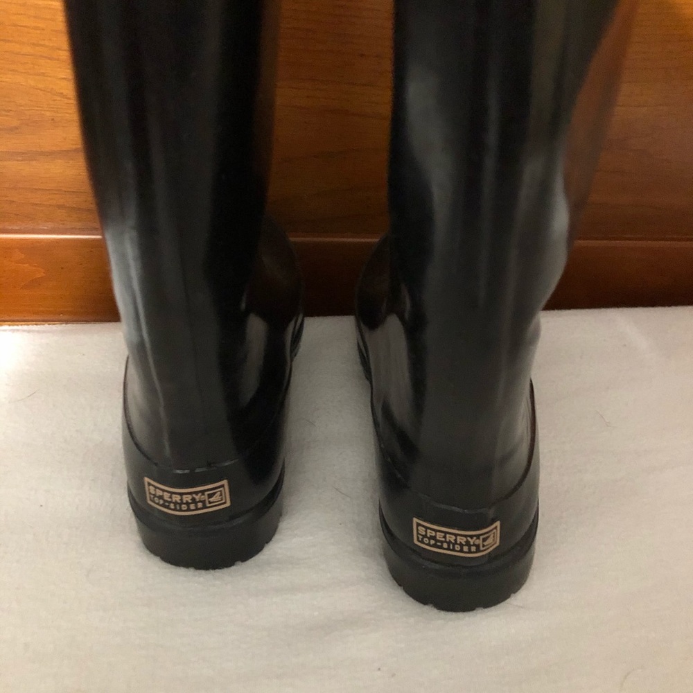 Sperry rain boots size 8